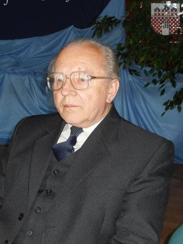 : Przewodniczacy RM w latach 1998-2002 Henryk Rakowski. 